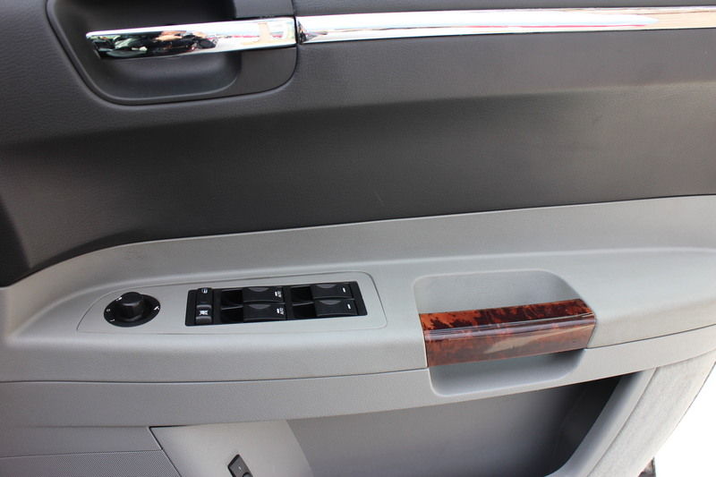 クライスラー 300C 300C 5.7L D車 右ハンドル 中古車 情報 | スカイオート