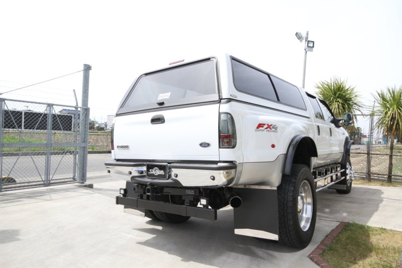 フォード F-350 6.0Ｌﾃﾞｨｰｾﾞﾙ！ ﾊﾟﾜｰｽﾄﾛｰｸ ﾃﾞｭｰﾘｰ LARIAT 4x4 情報