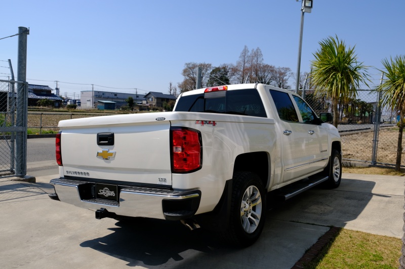 シボレー シルバラード LTZ 4WD 本革ベンチシート 情報